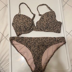 Printed Bikini with push up bra top